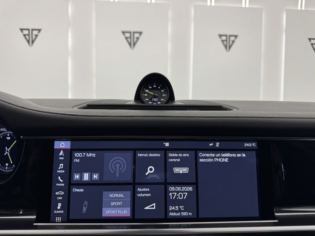 Porsche Panamera 4 e-Hybrid