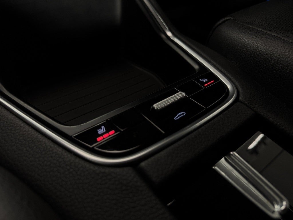 Porsche Panamera 4 e-Hybrid