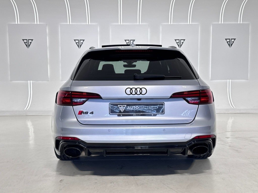 Audi A4 RS4 Avant TFSI quattro tiptronic