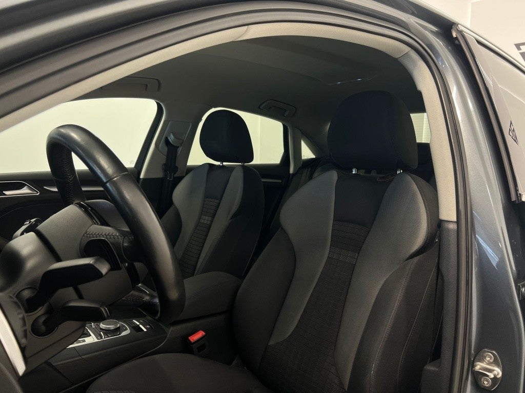 Audi A3 Sedán 1.8 TFSI S line edition Q. S-T