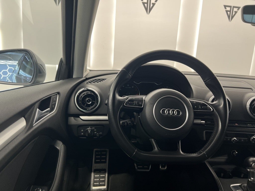 Audi A3 Sedán 1.8 TFSI S line edition Q. S-T