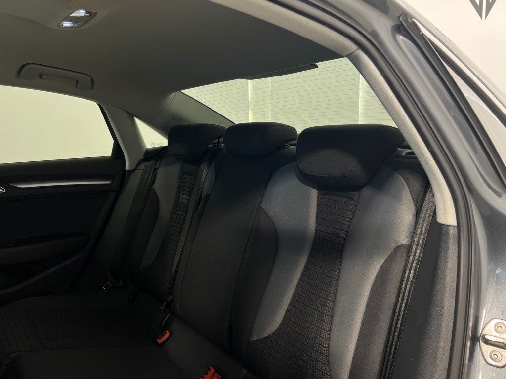 Audi A3 Sedán 1.8 TFSI S line edition Q. S-T