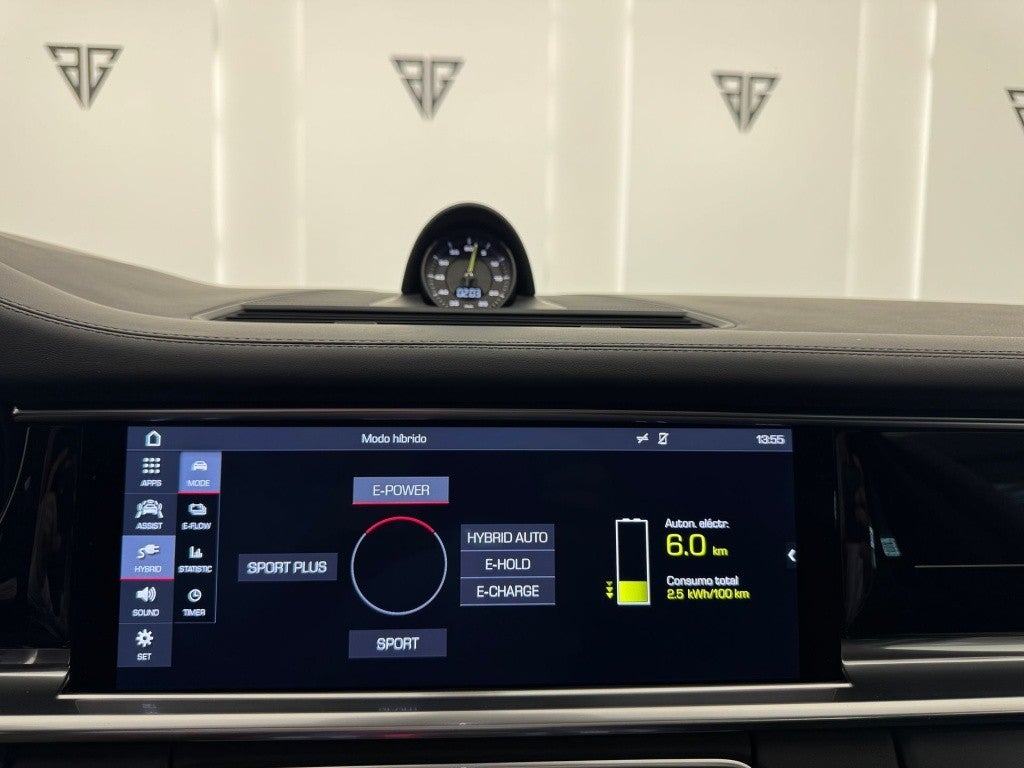 Porsche Panamera 4 e-Hybrid 10 Years Edition