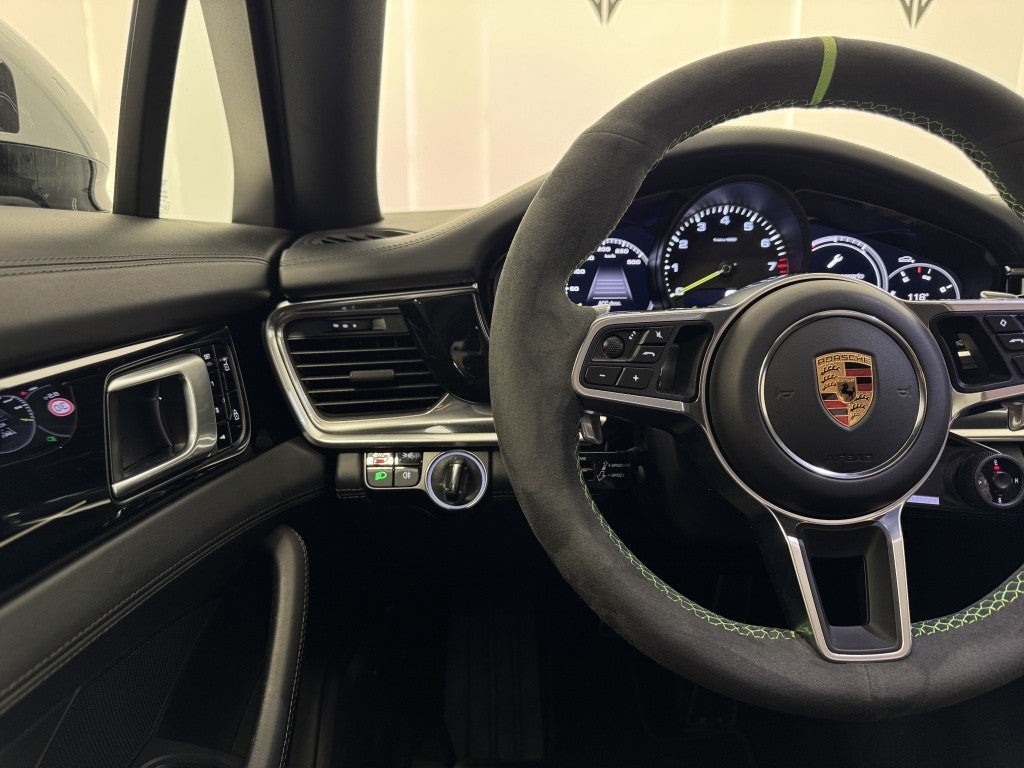 Porsche Panamera 4 e-Hybrid 10 Years Edition