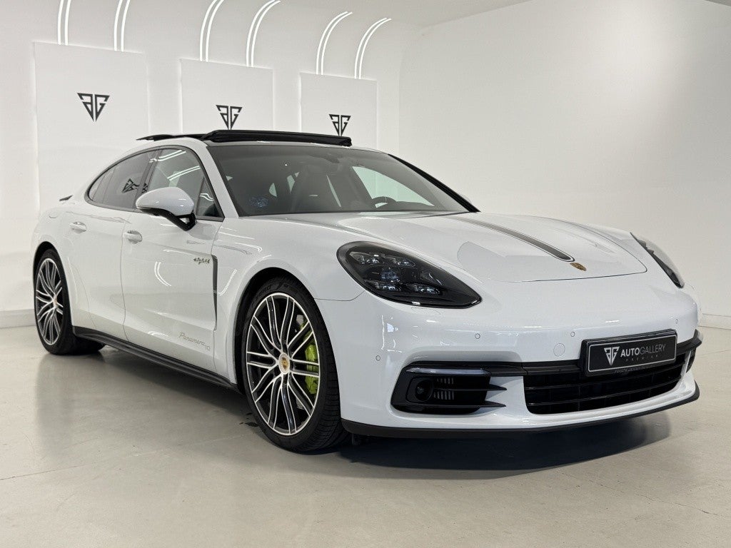 Porsche Panamera 4 e-Hybrid 10 Years Edition