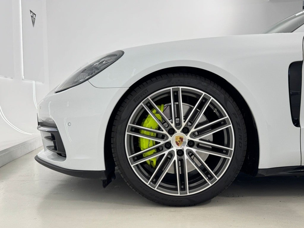 Porsche Panamera 4 e-Hybrid 10 Years Edition
