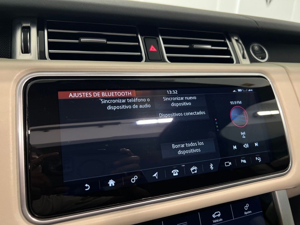 Land-Rover Range Rover 2.0 i4 PHEV Vogue 4WD Aut.
