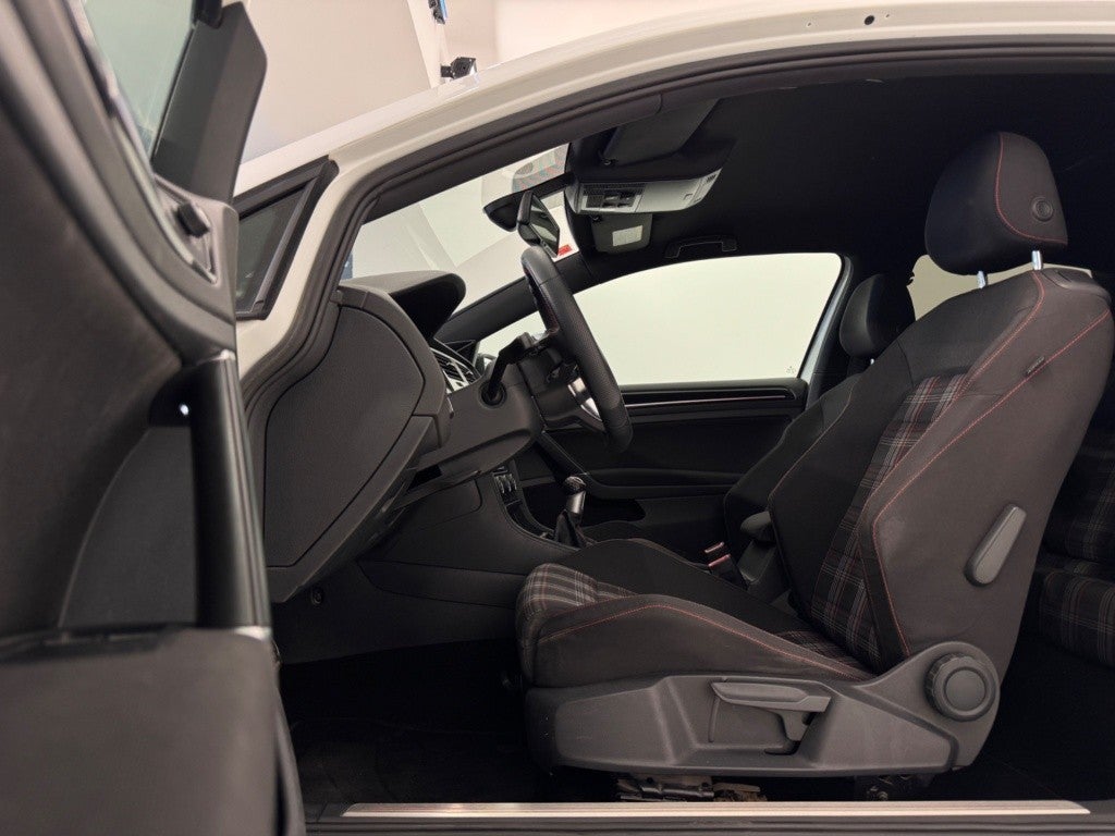 Volkswagen Golf 2.0 TSI GTI Performance 230