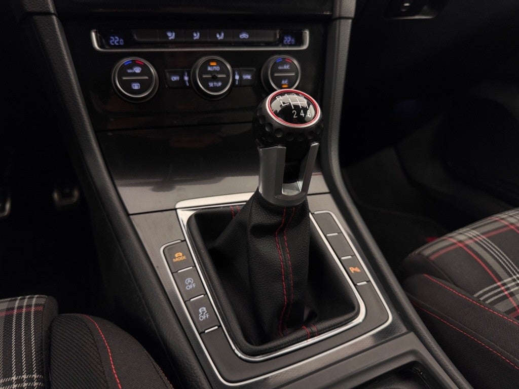 Volkswagen Golf 2.0 TSI GTI Performance 230