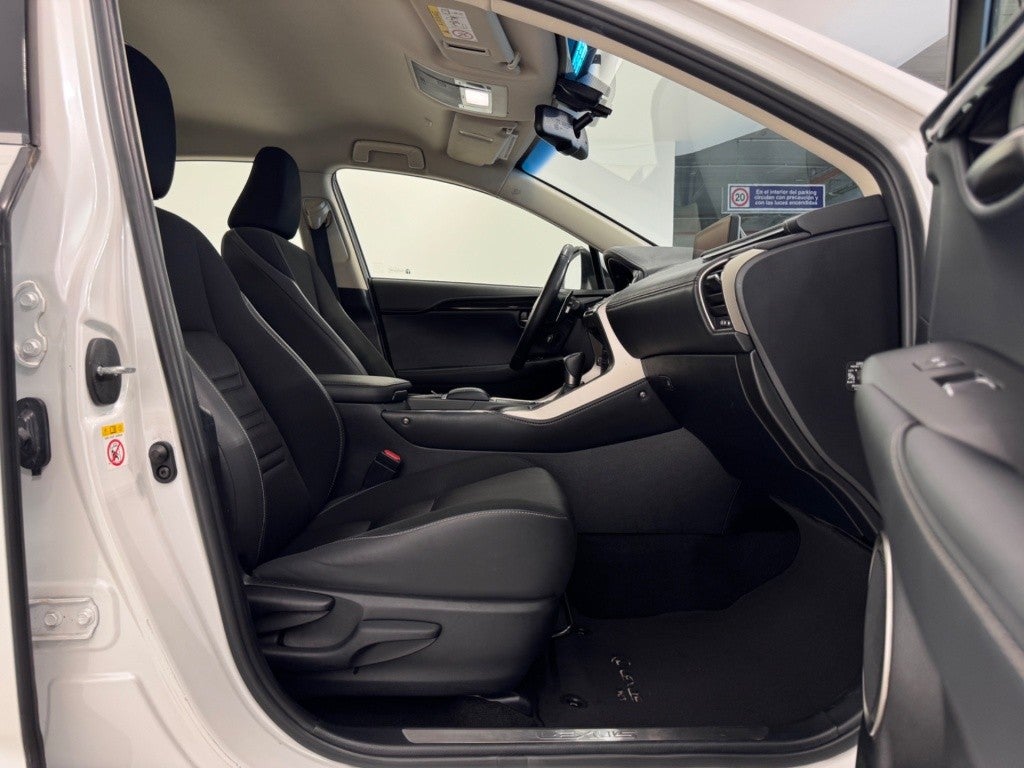 Lexus NX 300h Business Navigation 2WD