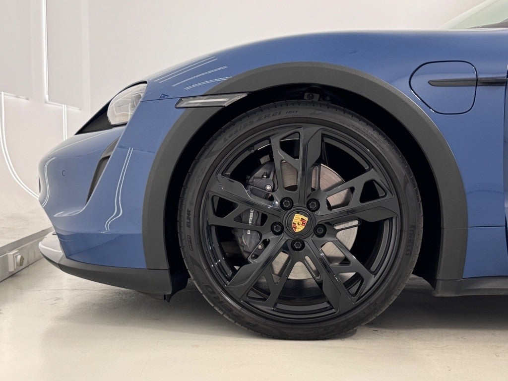 Porsche Taycan 4 Cross Turismo