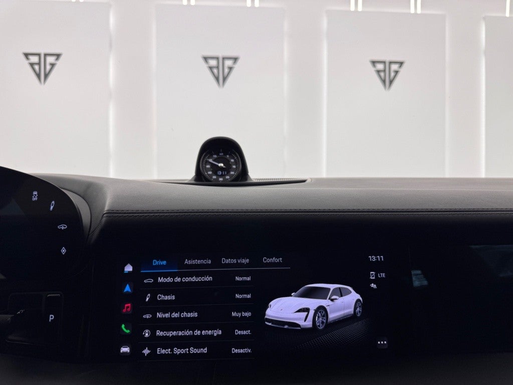 Porsche Taycan 4 Cross Turismo