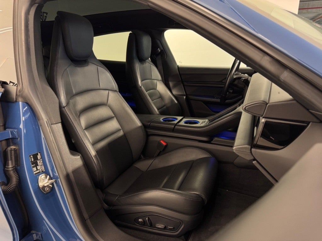 Porsche Taycan 4 Cross Turismo