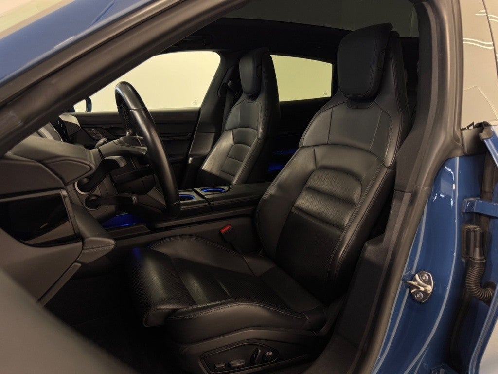 Porsche Taycan 4 Cross Turismo