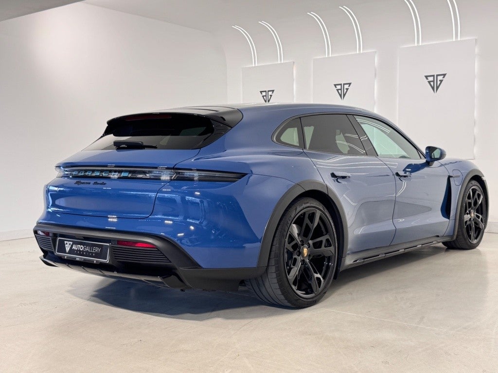 Porsche Taycan 4 Cross Turismo