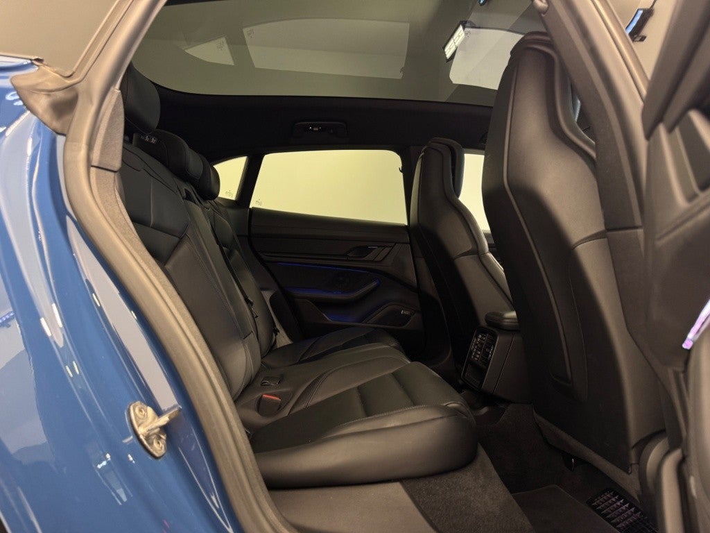 Porsche Taycan 4 Cross Turismo