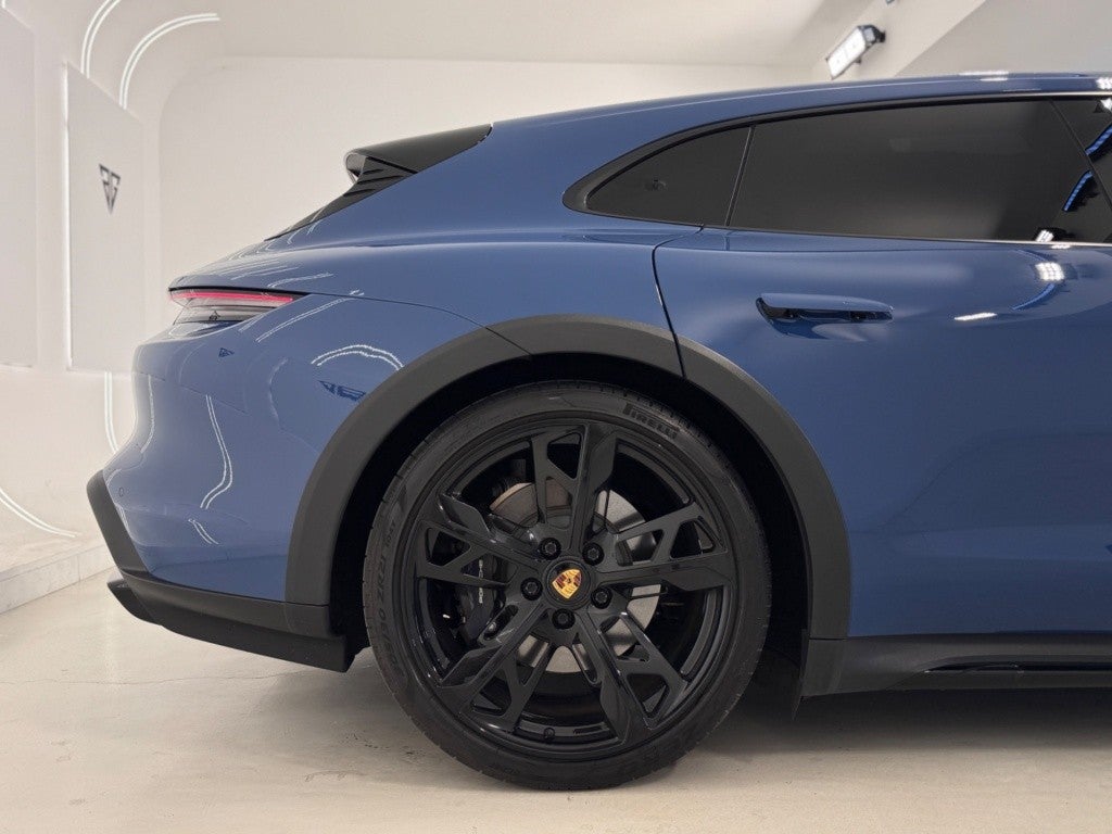 Porsche Taycan 4 Cross Turismo