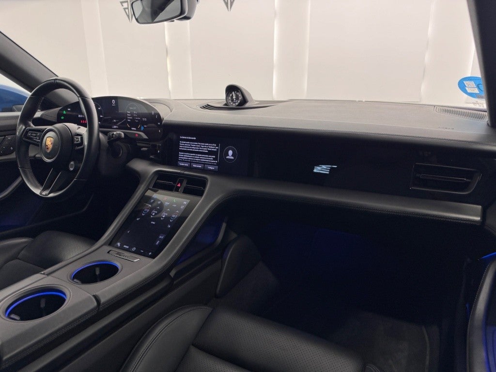 Porsche Taycan 4 Cross Turismo