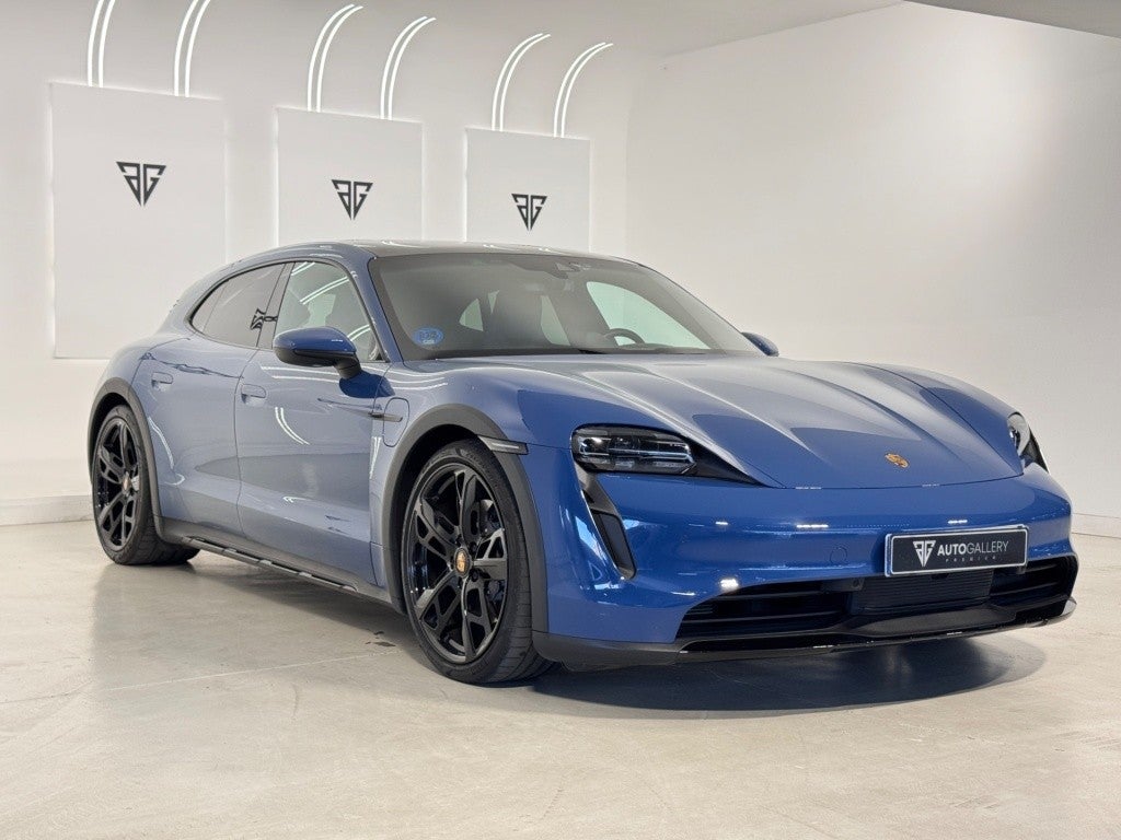 Porsche Taycan 4 Cross Turismo