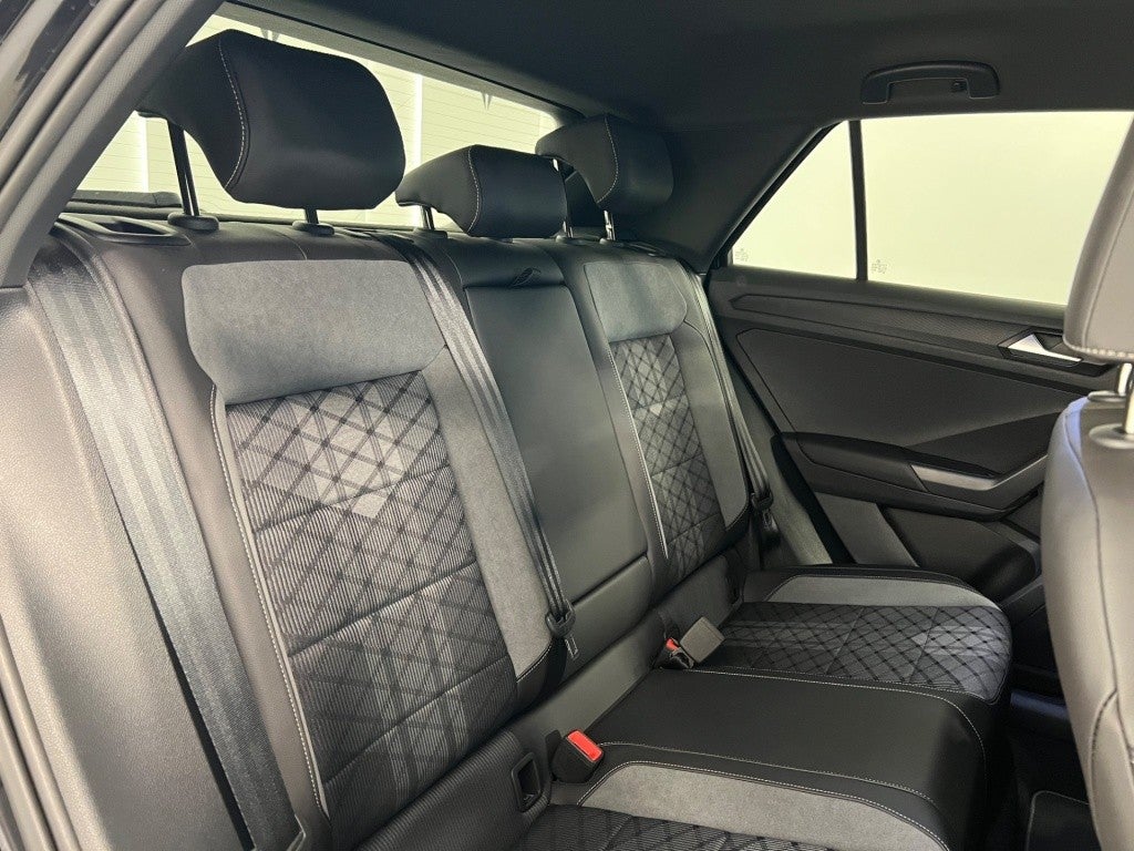 Volkswagen T-Roc 1.5 TSI R-Line kW DSG7 110KW