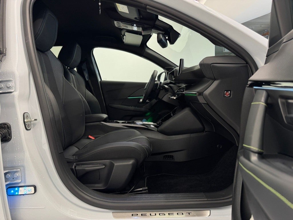 Peugeot 208 1.2 Hybrid GT e-DCS6 136