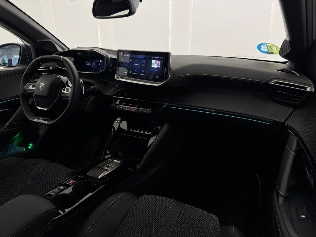Peugeot 208 1.2 Hybrid GT e-DCS6 136