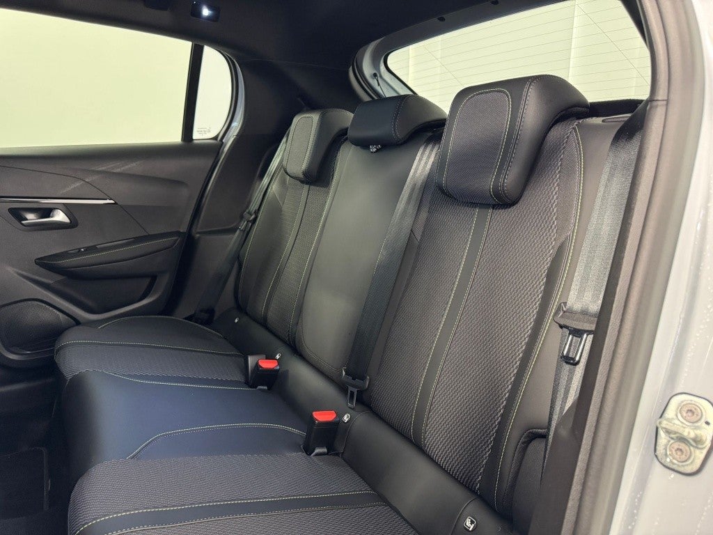 Peugeot 208 1.2 Hybrid GT e-DCS6 136