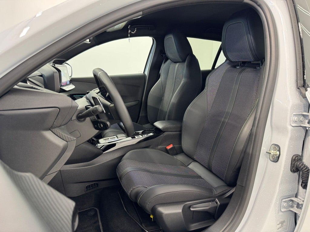 Peugeot 208 1.2 Hybrid GT e-DCS6 136