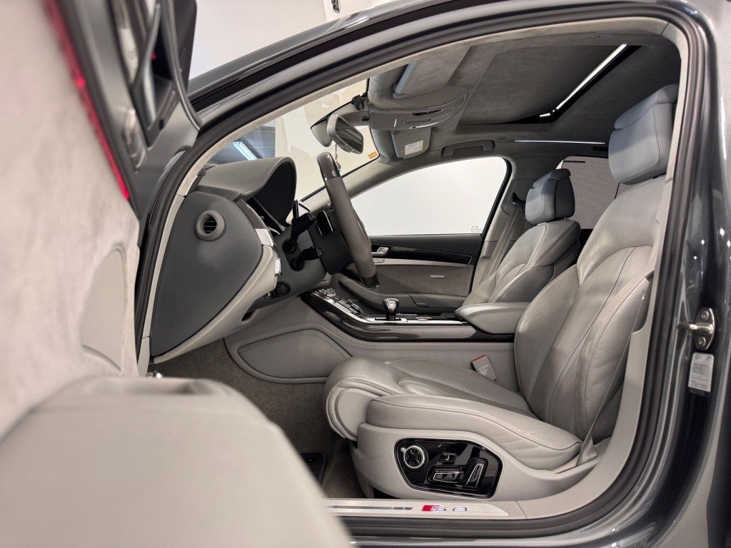 Audi A8 S8 plus 4.0 TFSI quattro Tiptronic