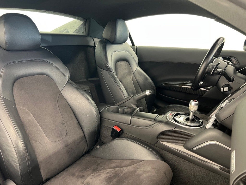 Audi R8 5.2 FSI V10 quattro S-Tronic