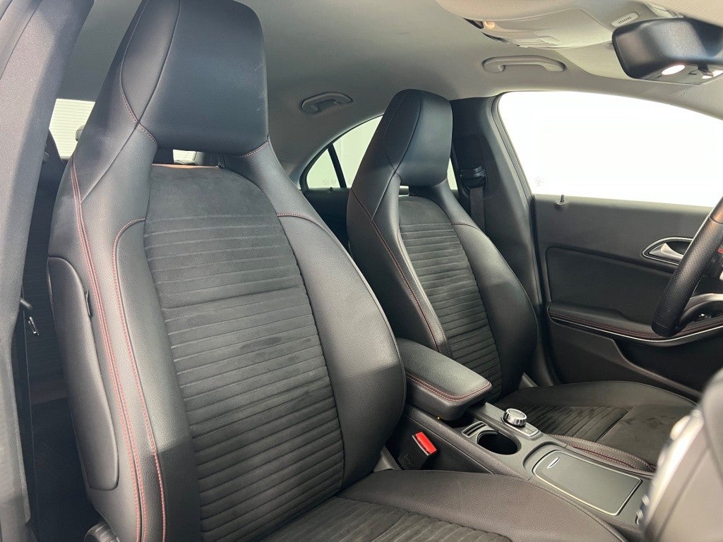 Mercedes-Benz Clase CLA 180 7G-DCT