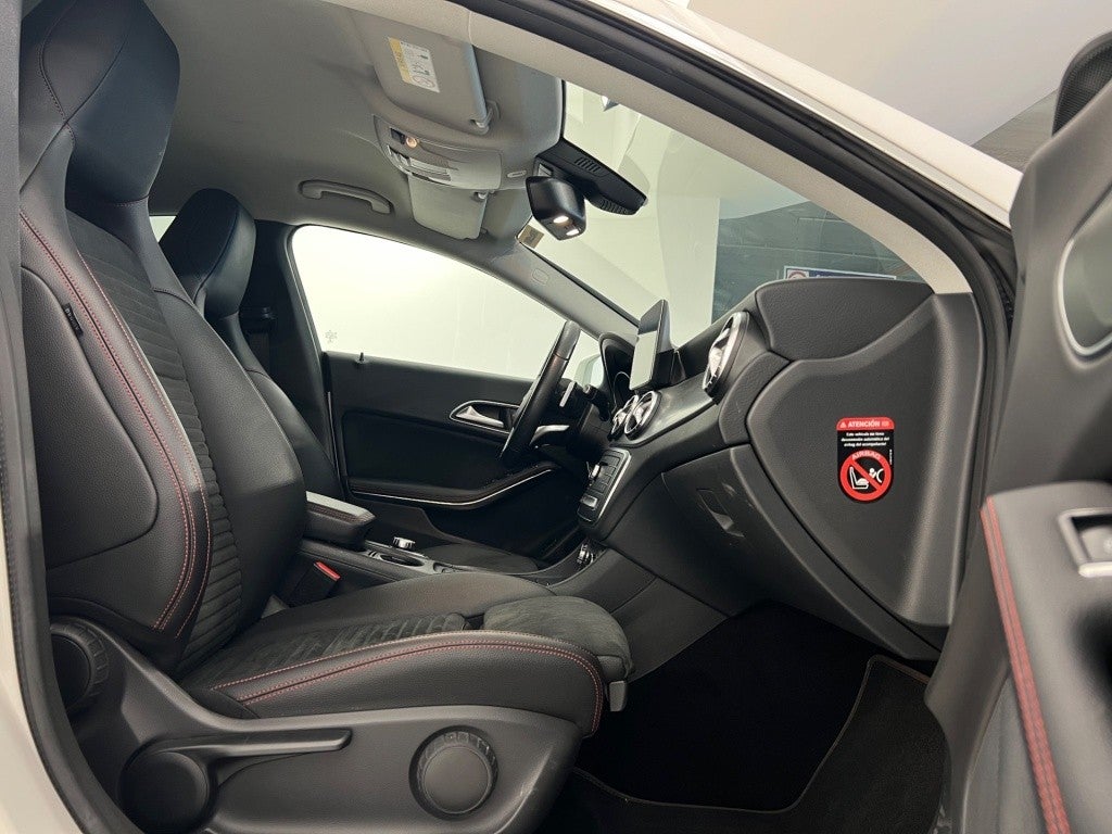 Mercedes-Benz Clase CLA 180 7G-DCT