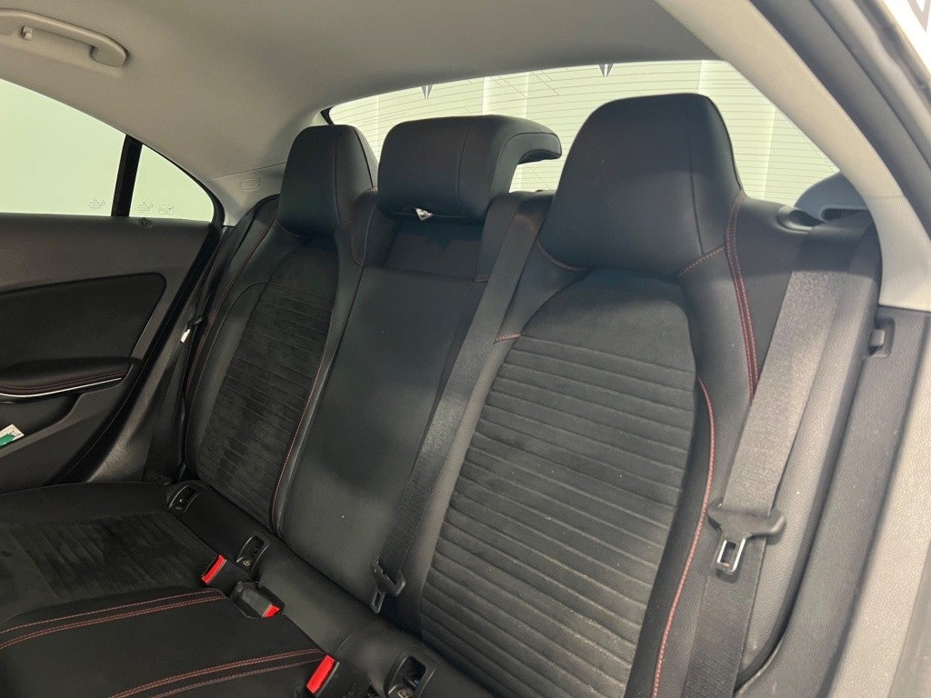 Mercedes-Benz Clase CLA 180 7G-DCT