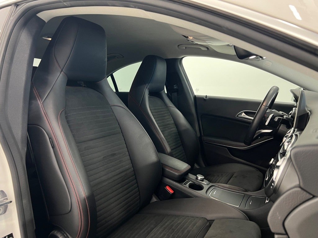 Mercedes-Benz Clase CLA 180 7G-DCT
