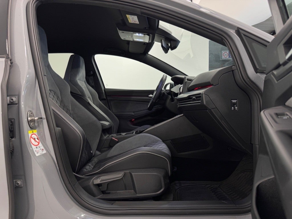 Volkswagen Golf 1.5 eTSI R-Line DSG 110kW