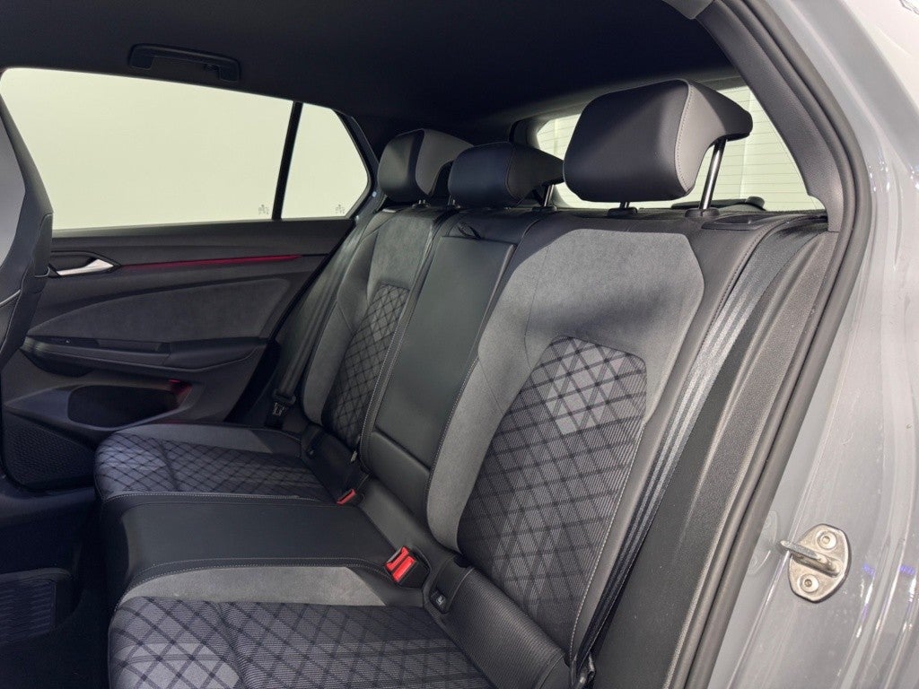Volkswagen Golf 1.5 eTSI R-Line DSG 110kW
