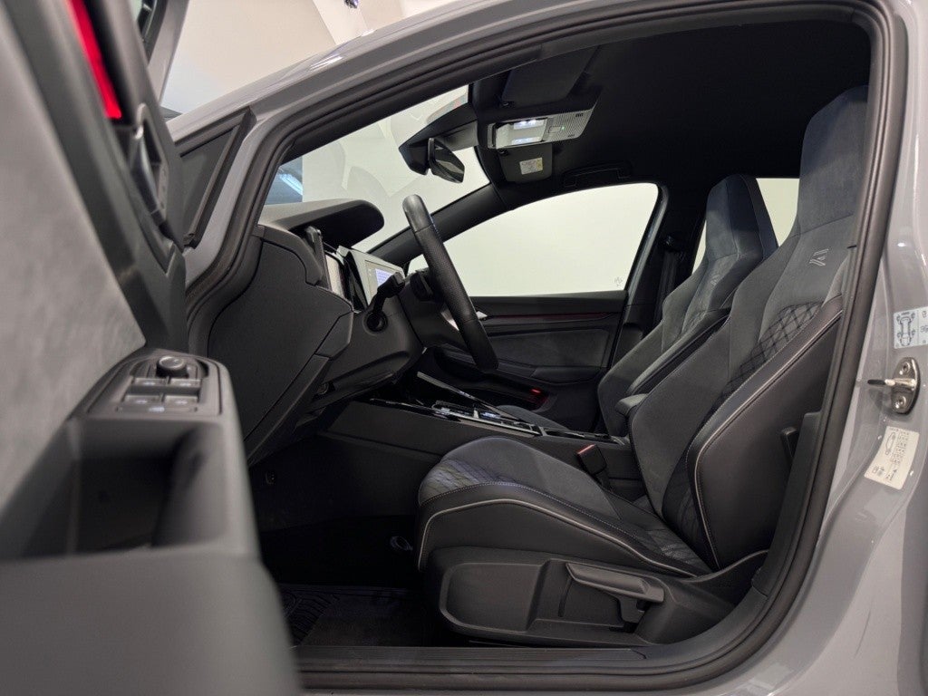 Volkswagen Golf 1.5 eTSI R-Line DSG 110kW