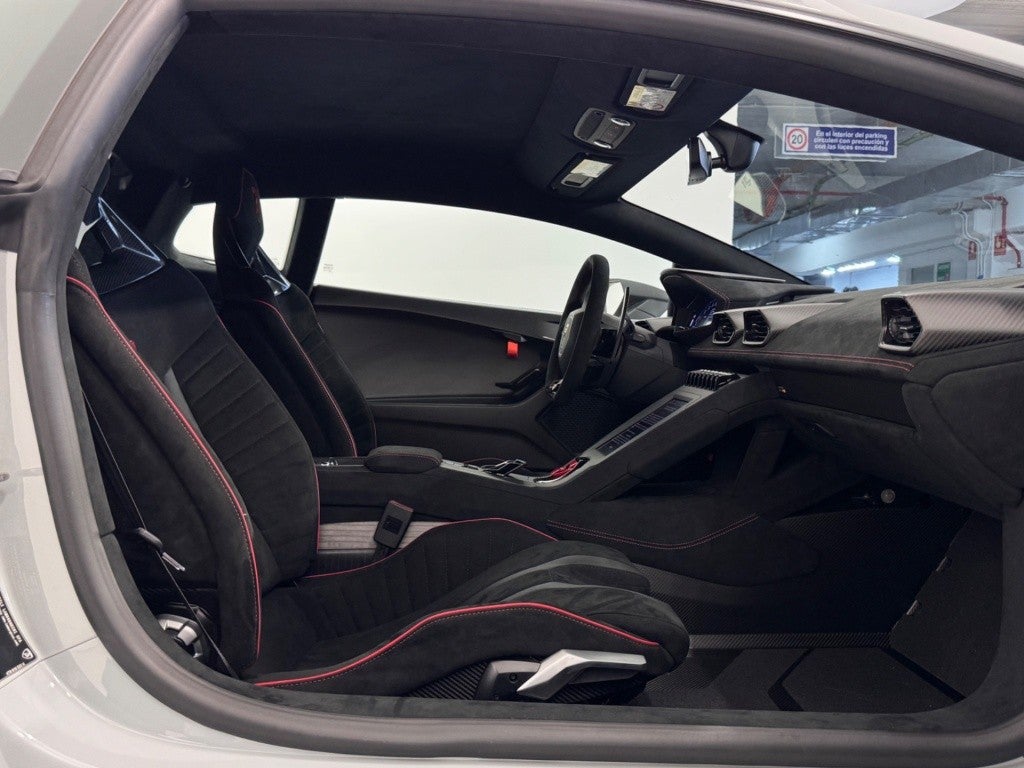 Lamborghini Huracán STO RWD